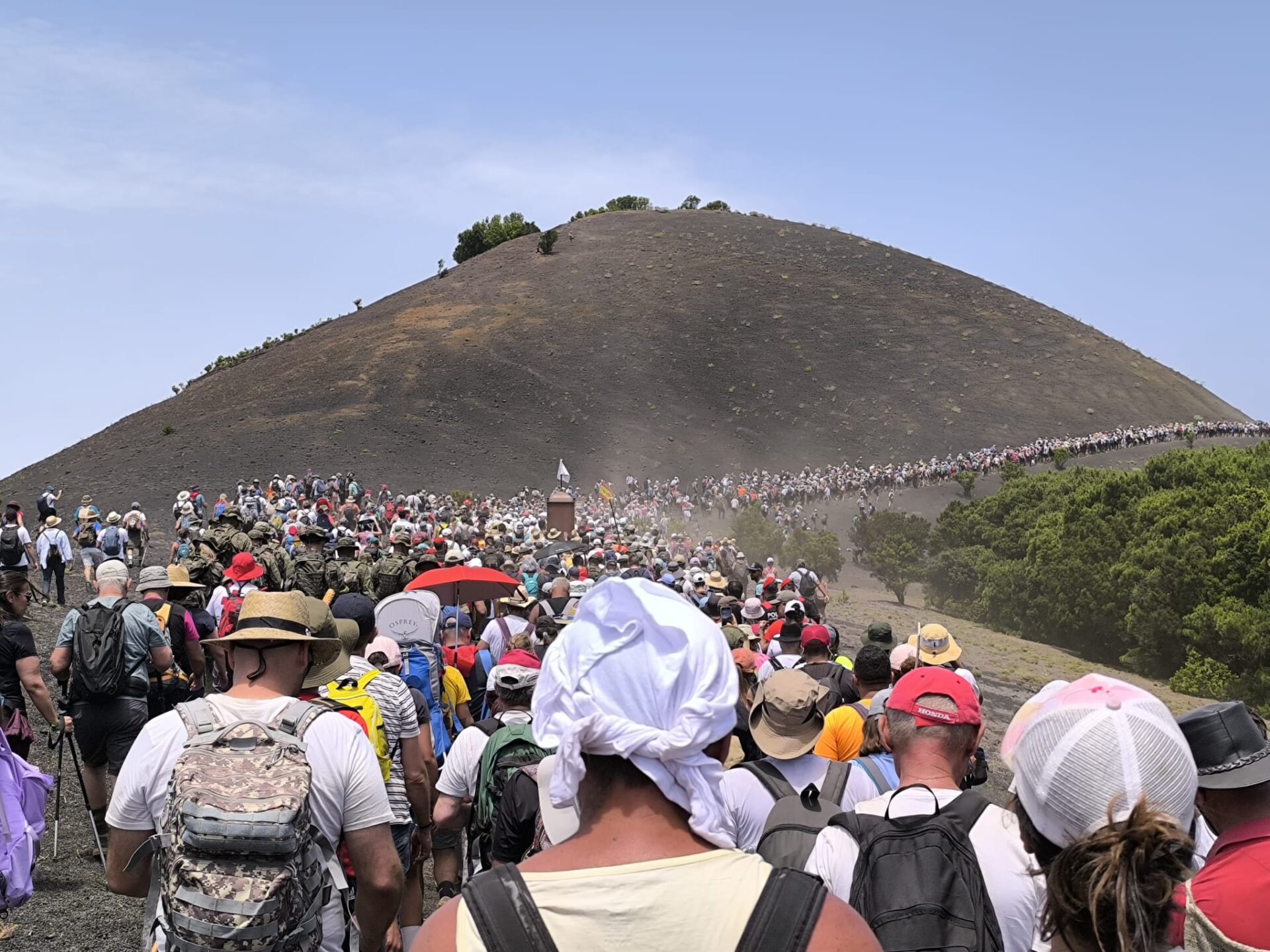 Bajada de la virgen de los reyes en la isla del Hierro